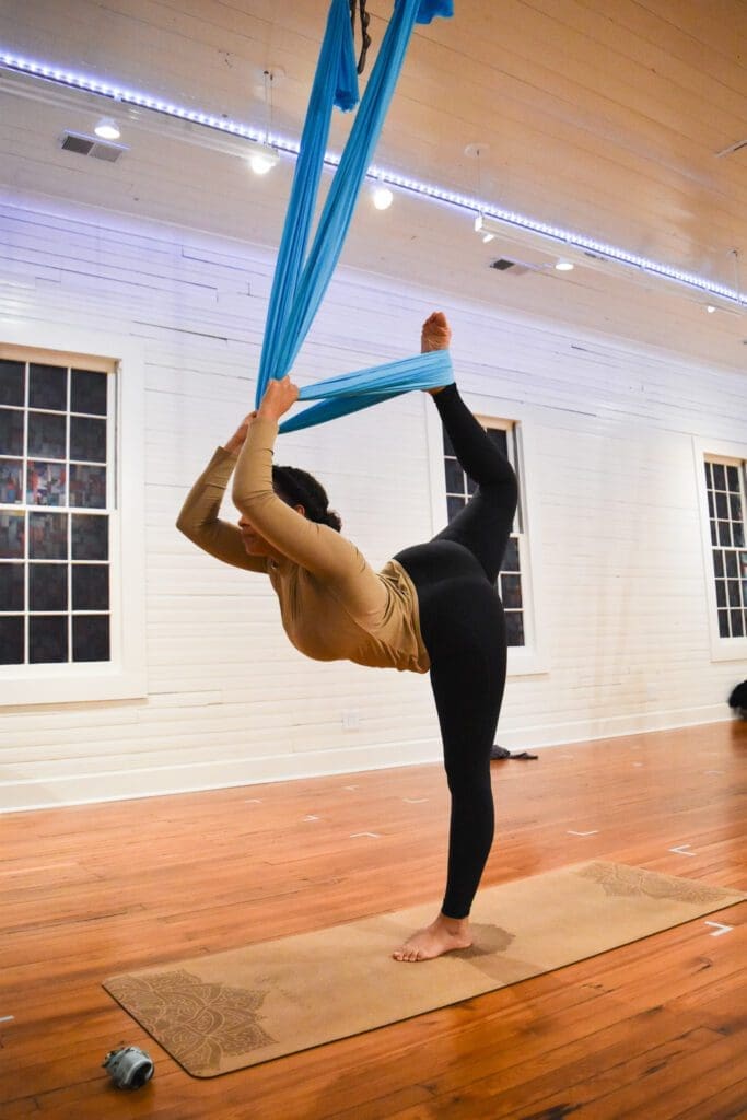 Aerial Yoga, Light on Yoga Fitness